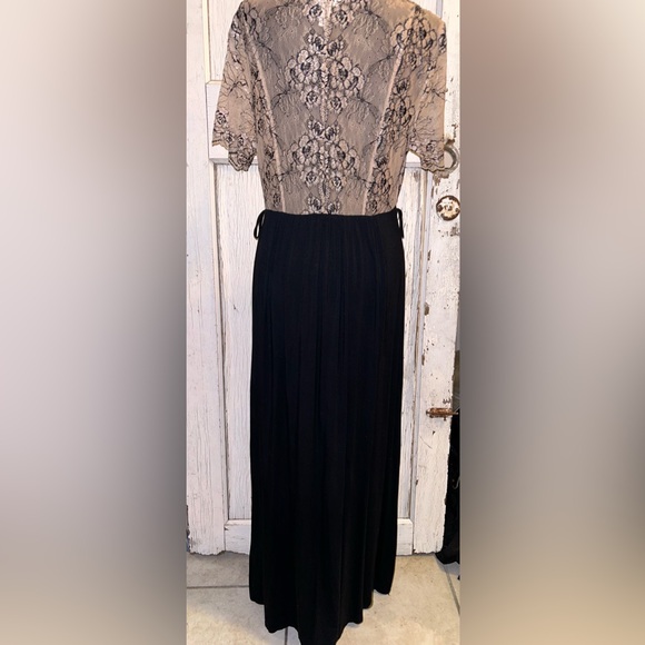 🧚♀️Soma- Lace Robe or Kimono- Size: Large🧚♀️ - Picture 4 of 8